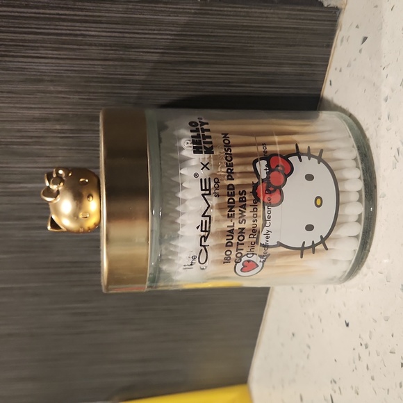 ✨ Lim. ED. Hello Kitty Chic Reusable Jar with Swabs - Picture 2 of 6
